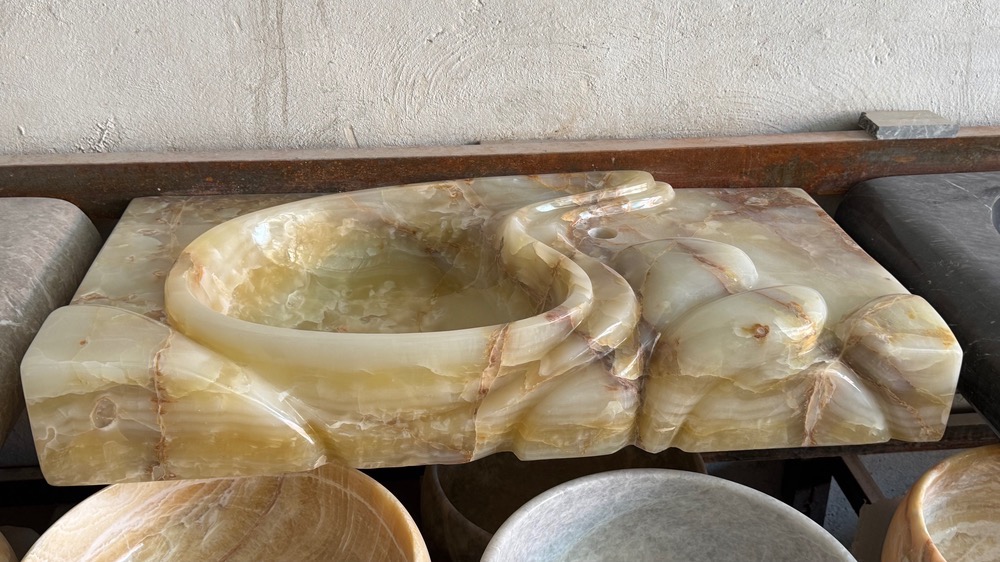 روشویی سنگی دیواری مرمر